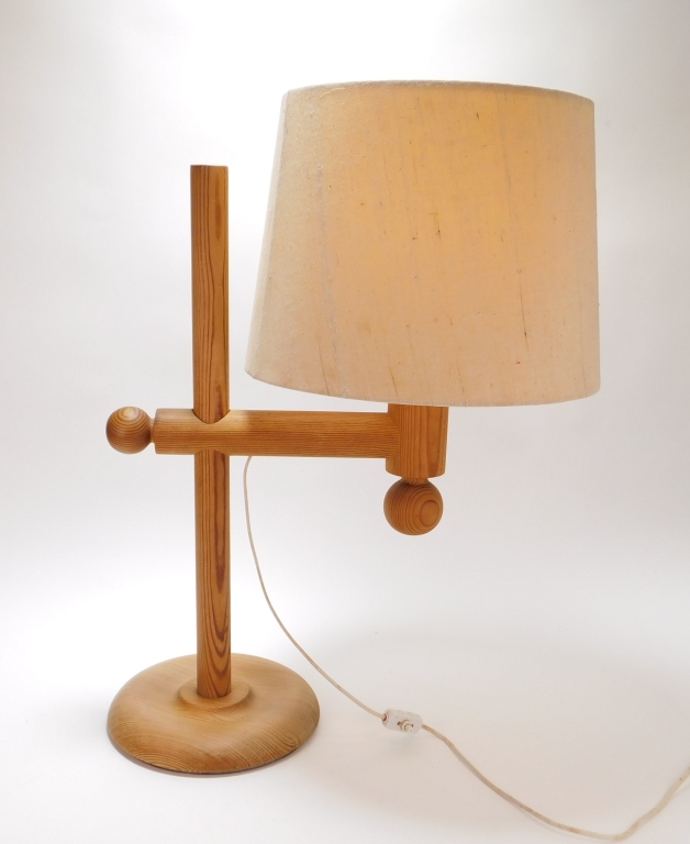 Appraisal: LUXUS MCM WOOD LUCITE TABLE LAMP Sweden th CenturyTurned wood