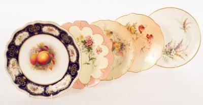 Appraisal: A Royal Worcester plate with central image of peaches and