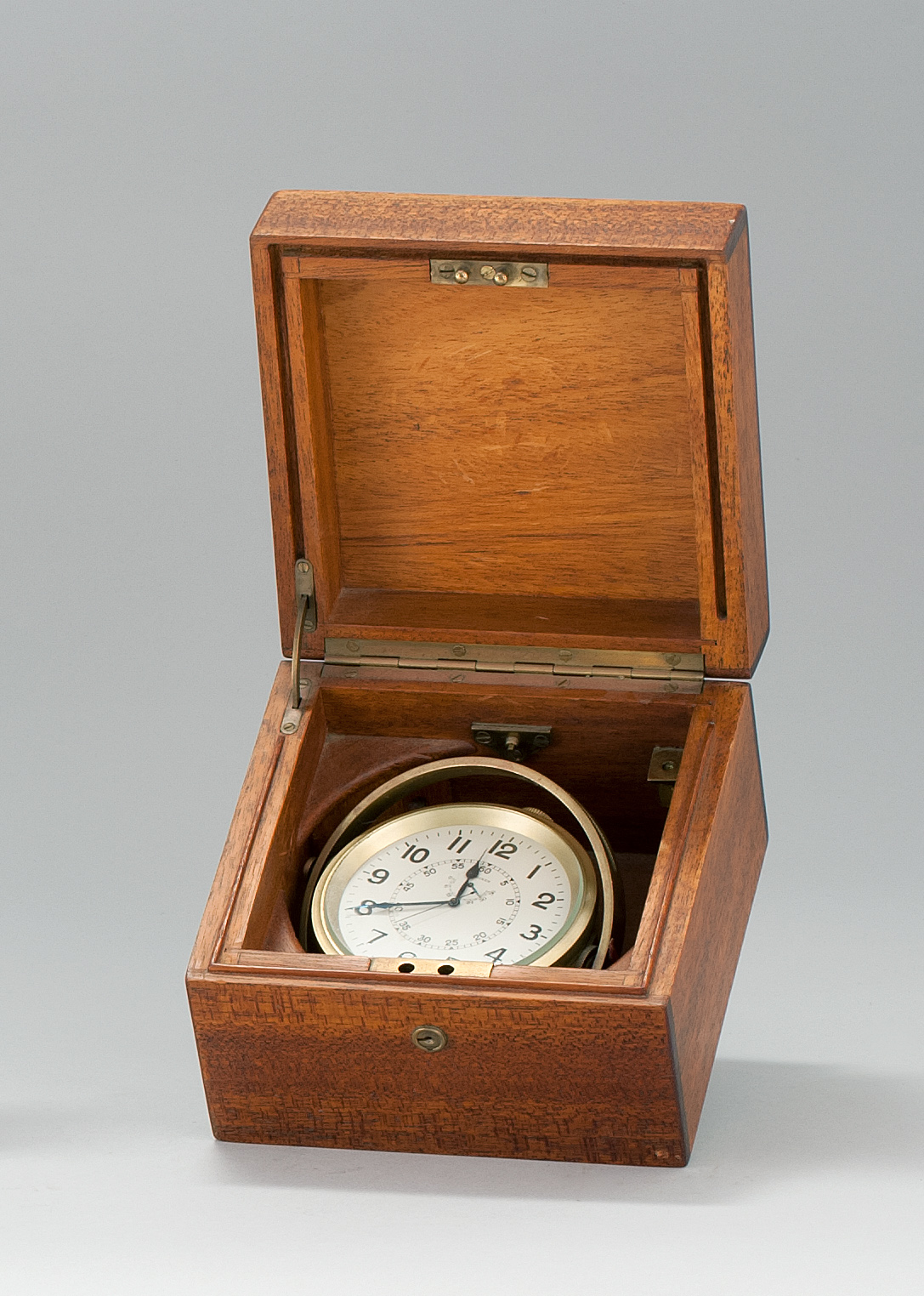 Appraisal: SWISS-MADE YACHT'S CHRONOMETER First Half of the th CenturyIn mahogany