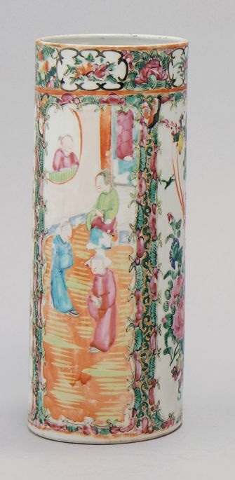 Appraisal: CHINESE EXPORT ROSE MEDALLION PORCELAIN CYLINDER VASE th CenturyHeight