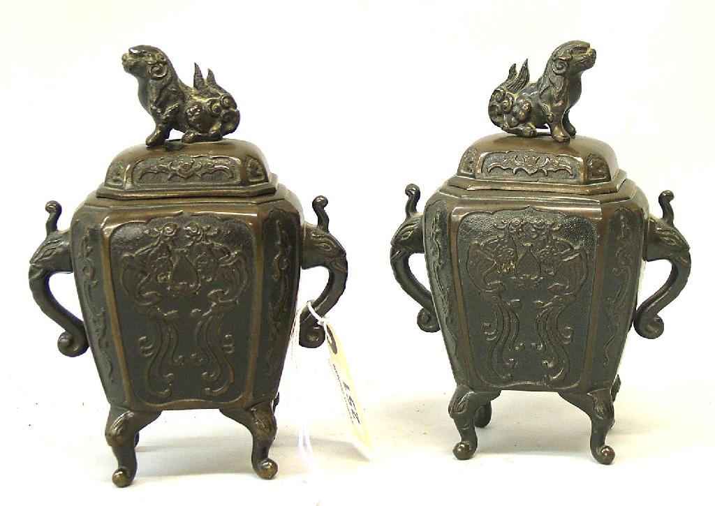 Appraisal: Pair of Eastern bronze Koros and covers of slightly tapering