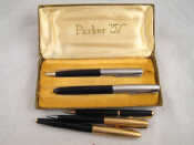 Appraisal: A Parker pen and pencil set in presentation case together