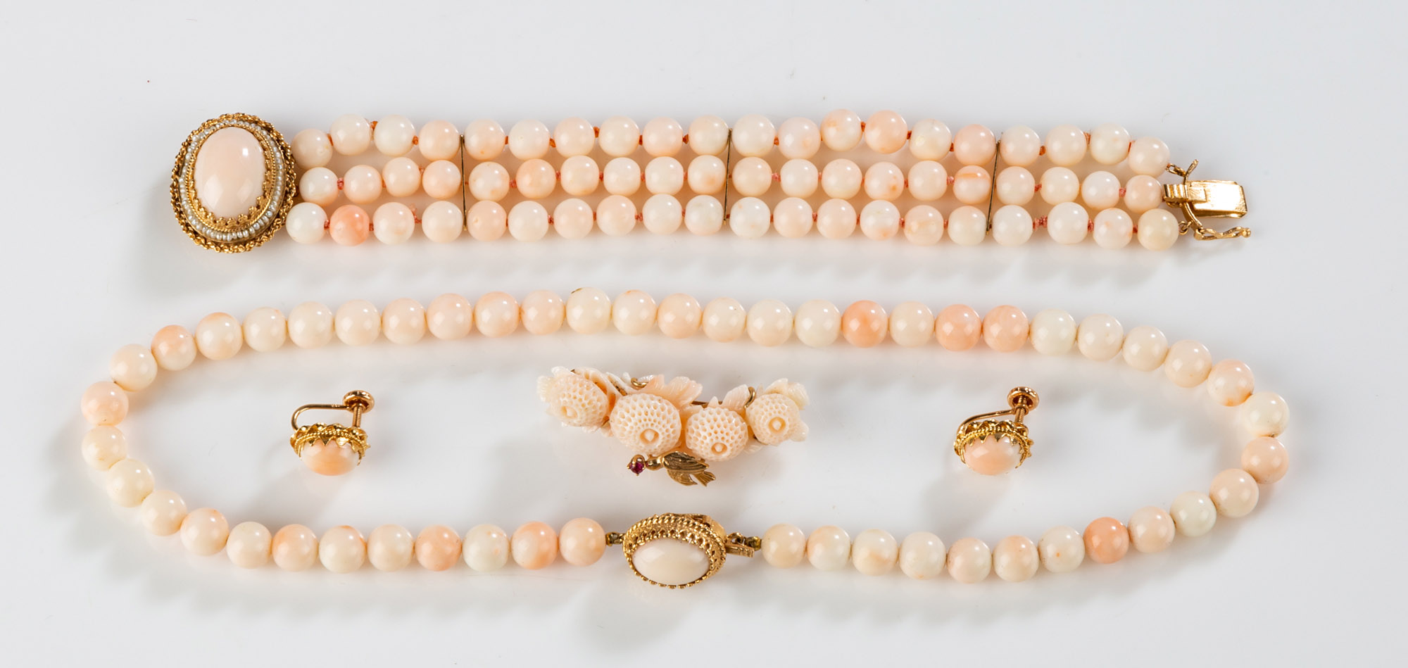 Appraisal: K GOLD ANGEL SKIN CORAL JEWELRY Necklace Pearl W mm