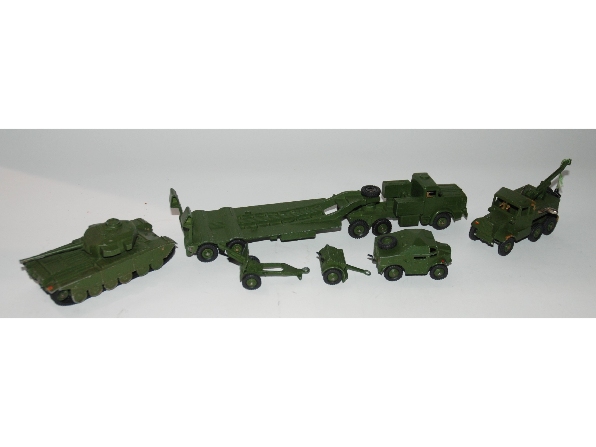 Appraisal: Five various Dinky military vehicles including Tank Transporter -Pounder Field