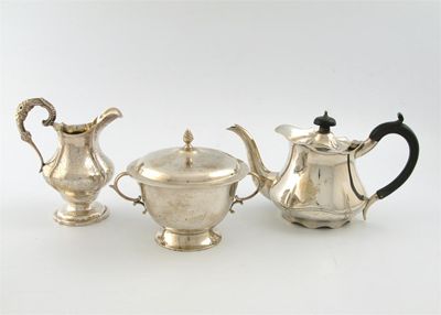 Appraisal: A mixed lot of silver items comprising a tea pot