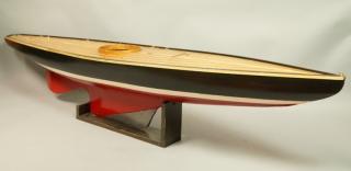 Appraisal: Unfinished Vintage Wood Model Pond Boat All wood with enamel