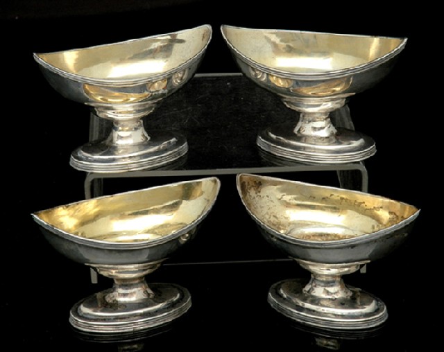 Appraisal: A SET OF FOUR GEORGE III STERLING SILVER SALT CELLARS