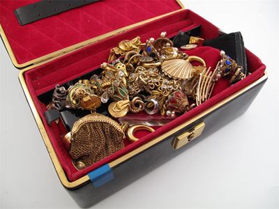 Appraisal: A jewellery box containing various items of costume jewellery etc