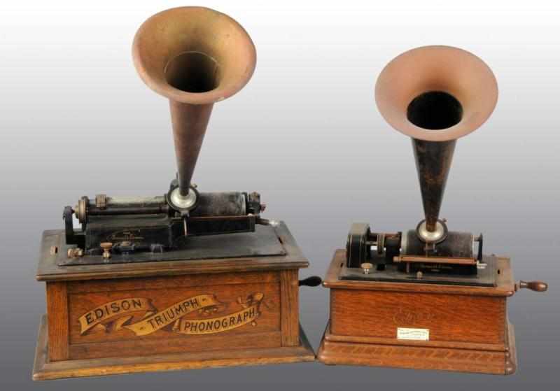 Appraisal: Lot of Edison Triumph Phonographs with Horns Description Both need