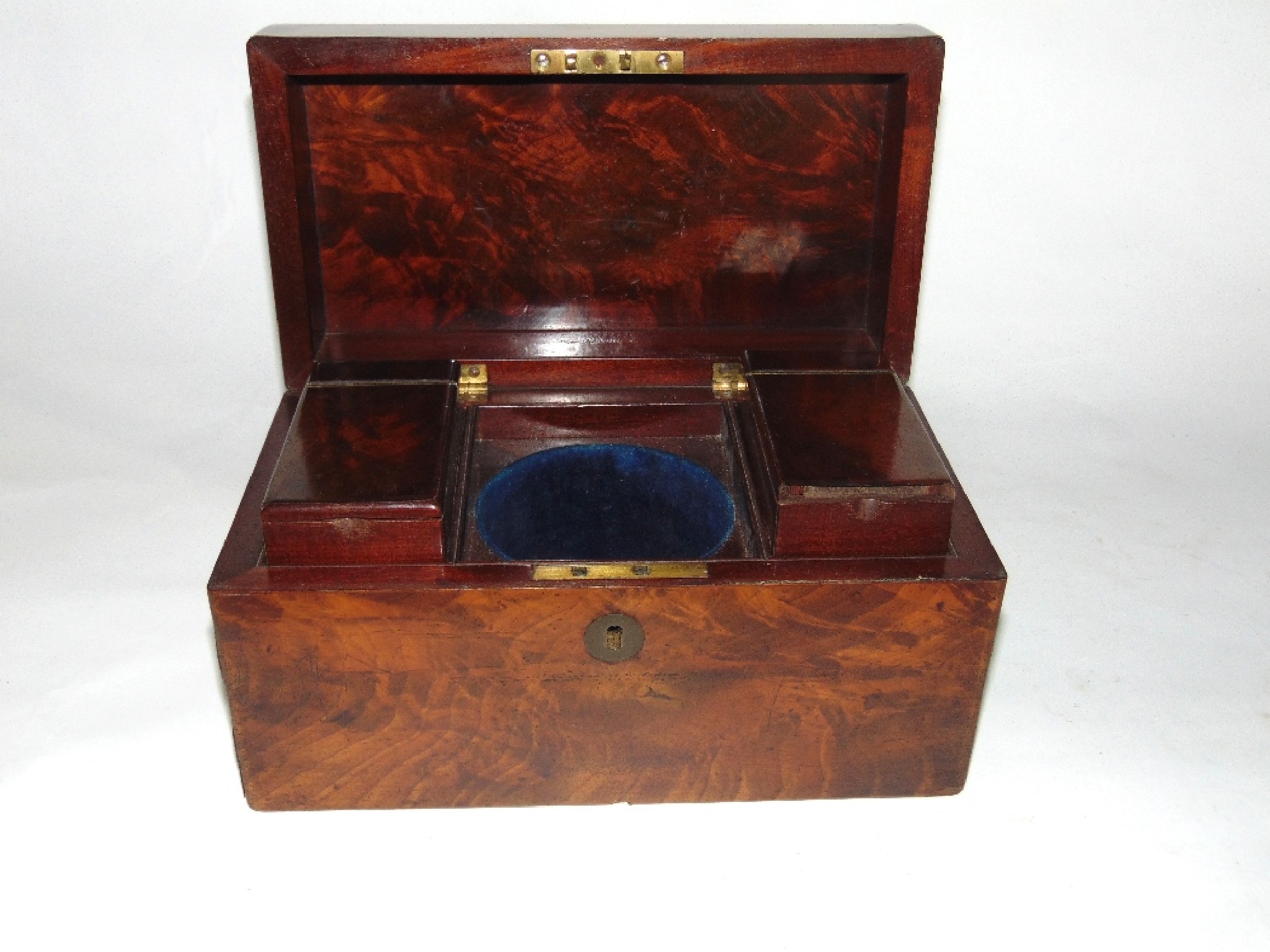 Appraisal: A good quality th century tea caddy of rectangular form