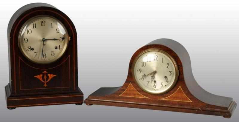 Appraisal: Lot of Wooden Seth Thomas Mantle Clocks Description Both are