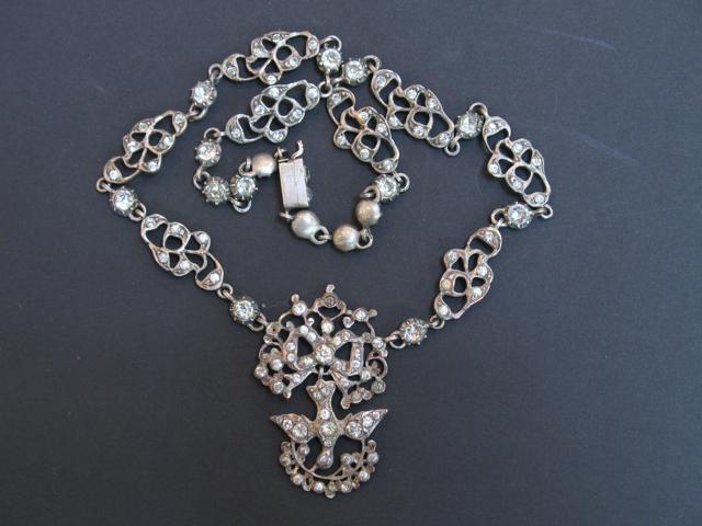 Appraisal: A TH CENTURY CLEAR PASTE NECKLACE of Belle Epoque style