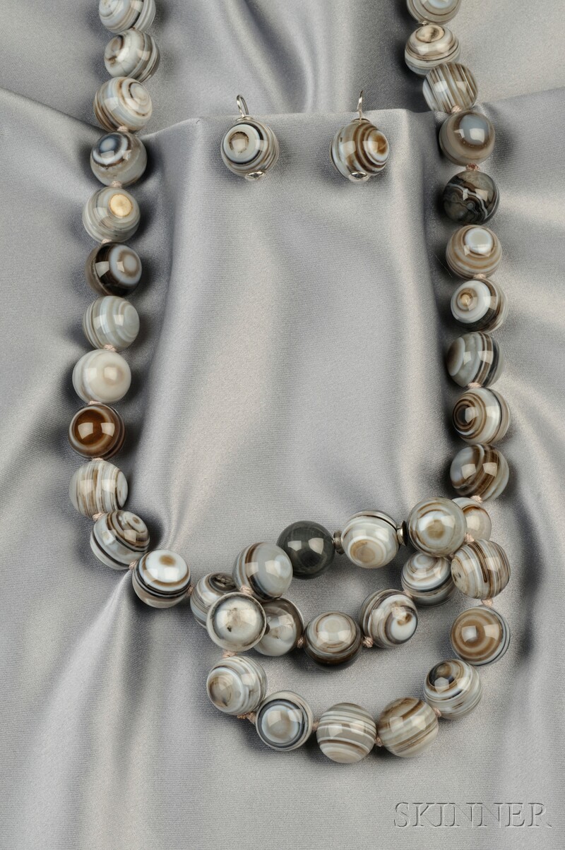 Appraisal: Banded Agate Bead Convertible Suite comprising a necklace bracelet and