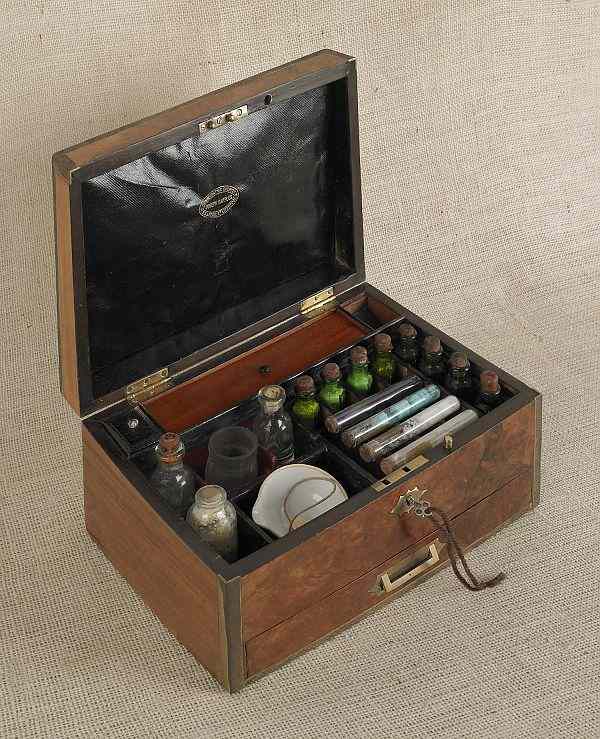 Appraisal: Cased homeopathic chemist's set labeled Joseph Marples h w