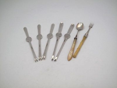 Appraisal: A mixed lot of silver flatware various dates and makers