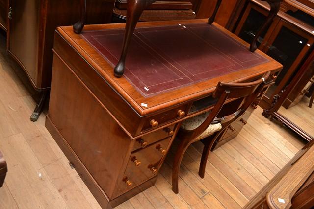 Appraisal: VICTORIAN PEDESTAL DESK WITH A LEATHER INSET TOP VICTORIAN PEDESTAL