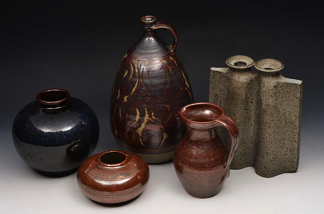 Appraisal: A COLLECTION OF FIVE PIECES OF STUDIO POTTERY comprising an