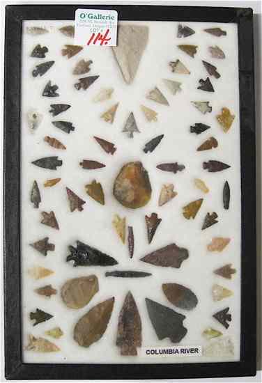 Appraisal: COLLECTION OF APPROXIMATELY NATIVE AMERICAN INDIAN points and arrow heads