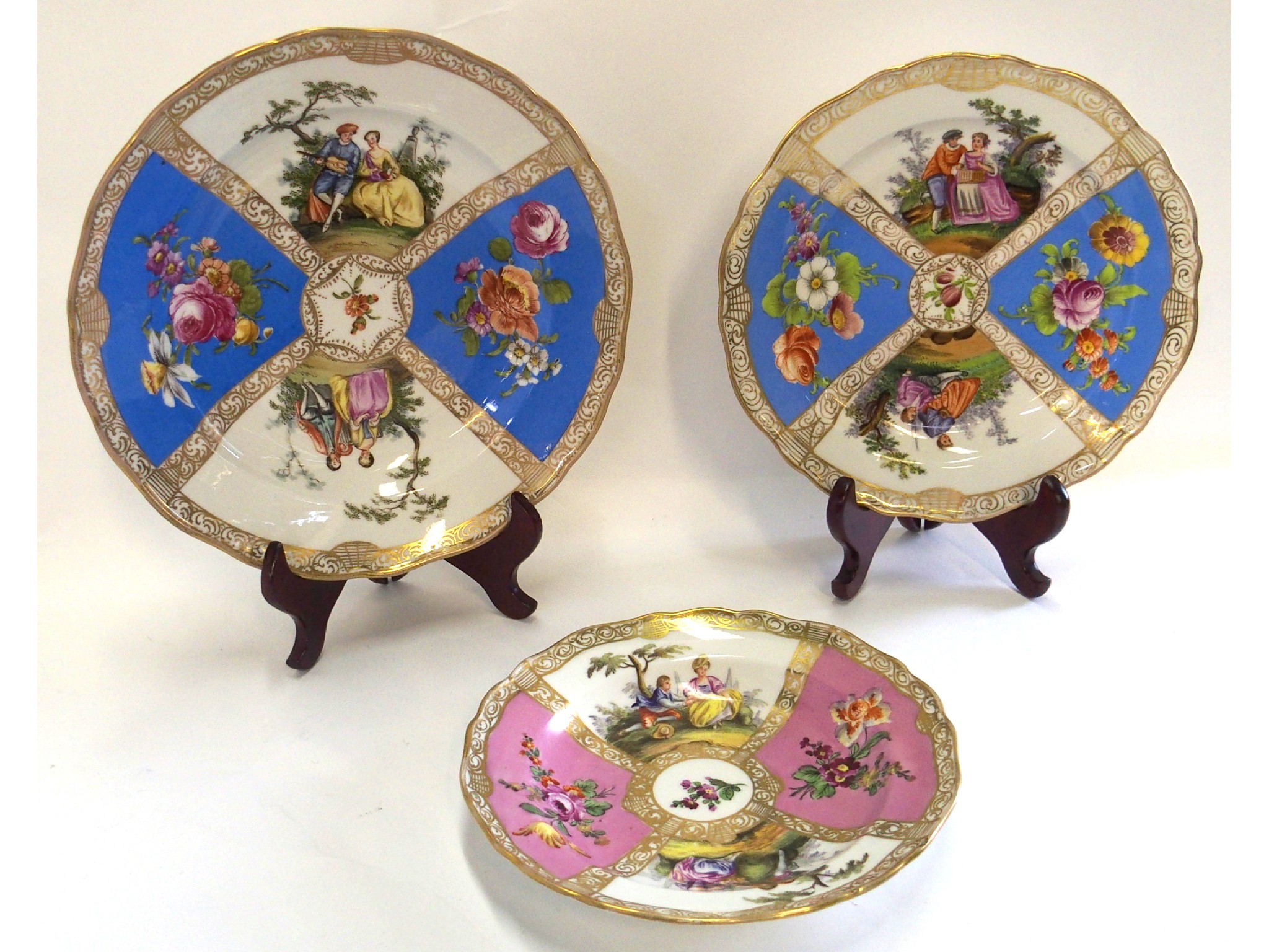 Appraisal: Three graduated Meissen style cabinet plates painted with flowers and