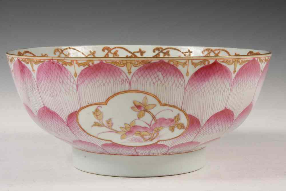 Appraisal: CHINESE EXPORT BOWL - Choice Large Chinese Export Porcelain Bowl