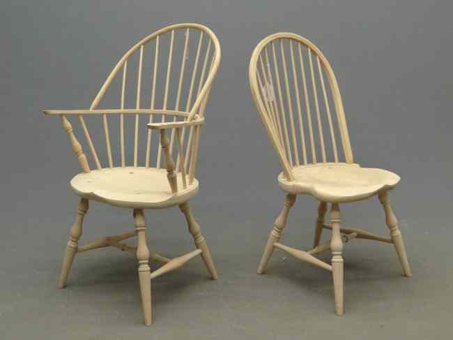 Appraisal: Lot two benchmade Windsor chairs one arm