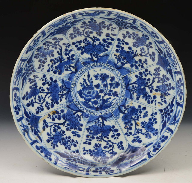 Appraisal: AN th CENTURY CHINESE PORCELAIN BLUE AND WHITE DISH decorated