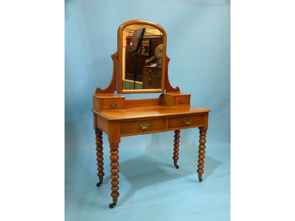 Appraisal: A Victorian mahogany dressing table the top with a moulded