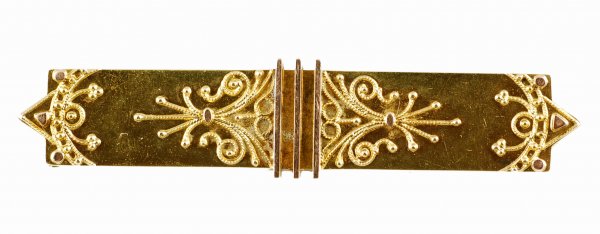 Appraisal: Victorian etruscan brooch in yellow gold Fine detail MEASUREMENTS mm