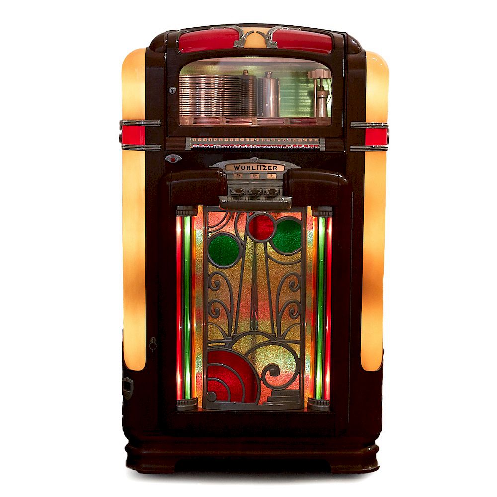 Appraisal: Wurlitzer Model Phonograph Jukebox A pre-war Wurlitzer jukebox manufactured in