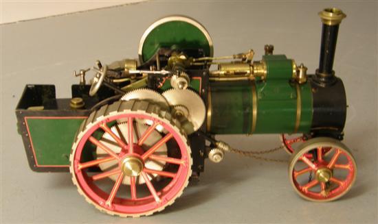 Appraisal: Working model of a steam traction engine green livery with