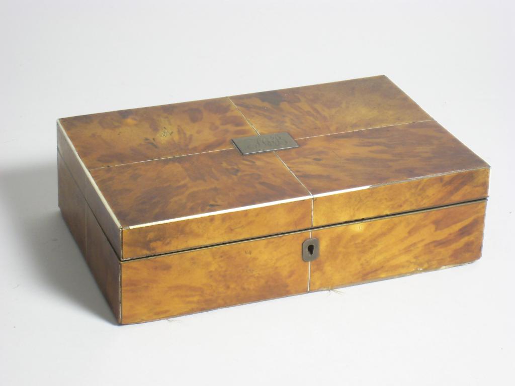 Appraisal: A tortoiseshell veneered Box containing the family seal of William