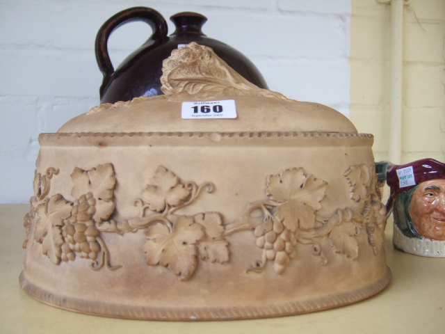 Appraisal: A Wedgwood stoneware game pie dish and cover with cauliflower