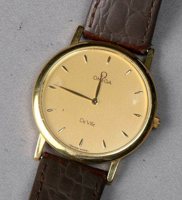 Appraisal: A GENTLEMANS CT GOLD OMEGA DE VILLE WRIST WATCH with