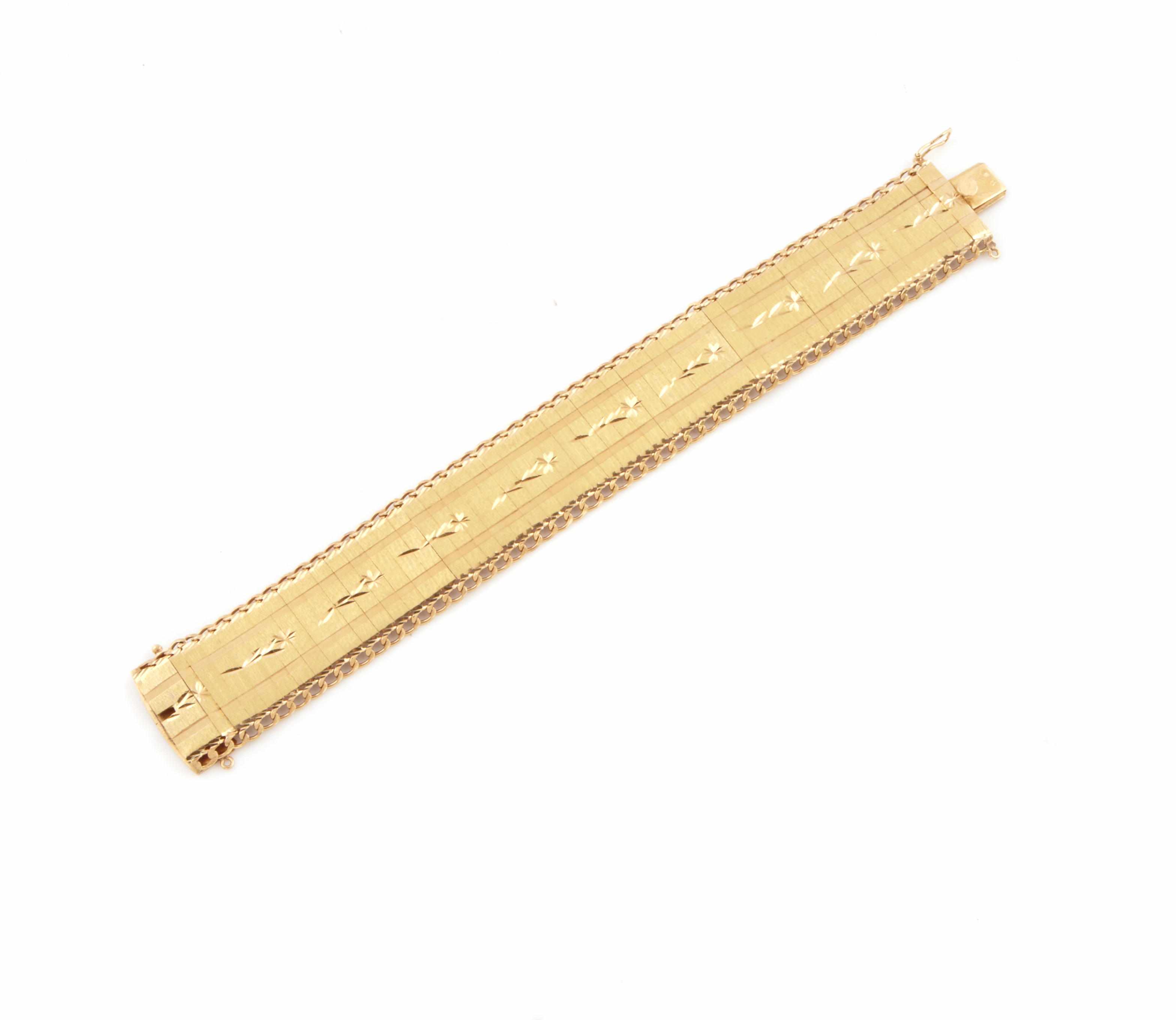 Appraisal: An k gold bracelet length in g gross