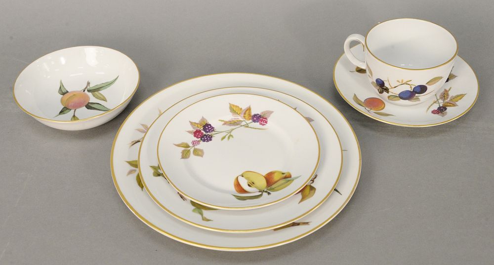 Appraisal: Royal Worcester Evesham piece porcelain dinnerware set setting for plus