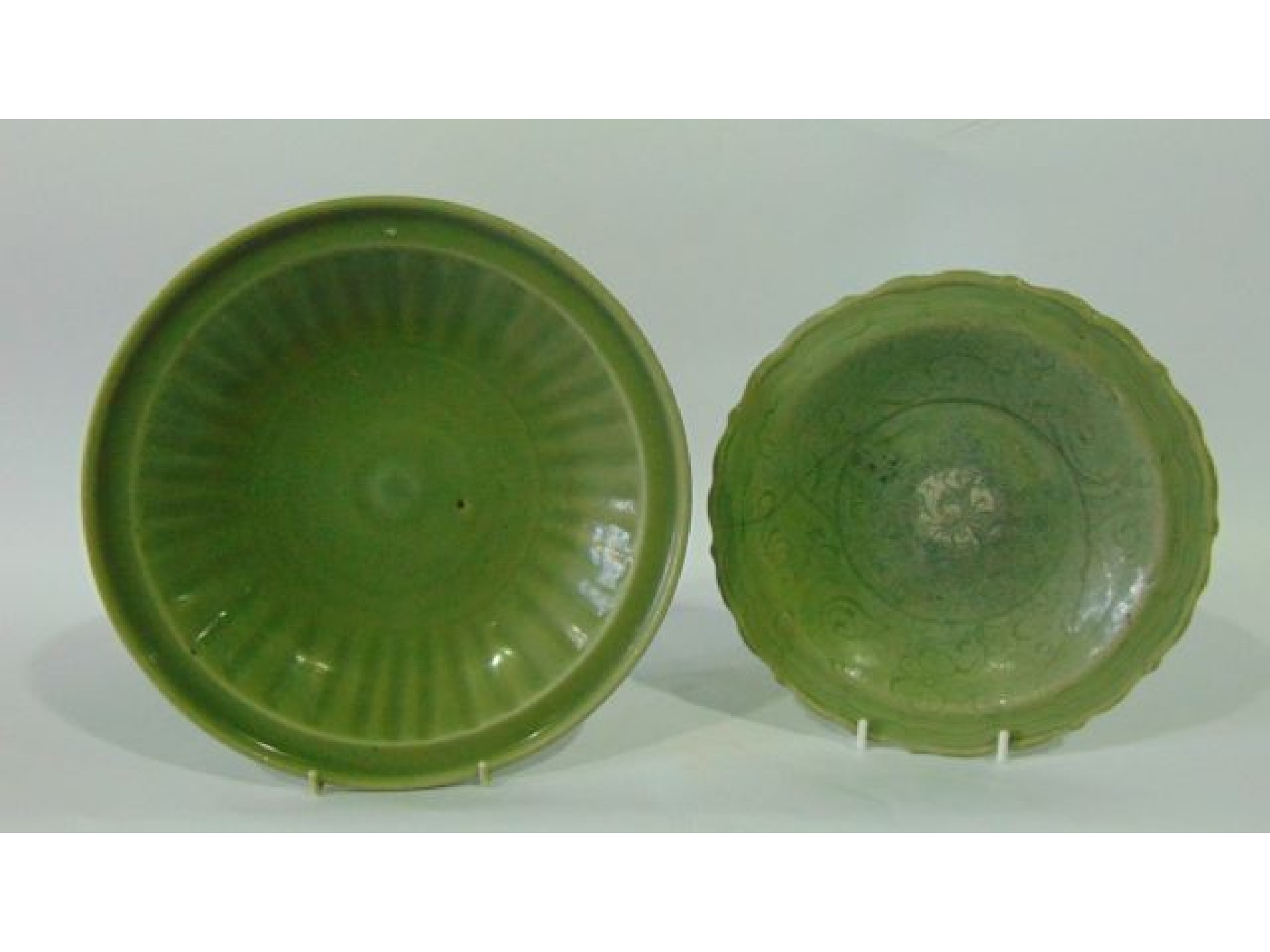 Appraisal: An early th century Chinese dish with shaped rim and