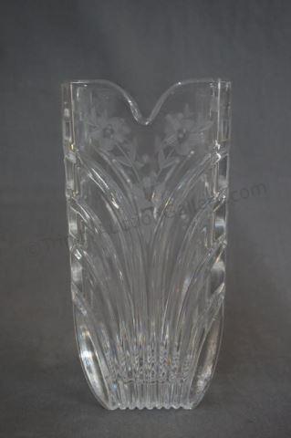 Appraisal: Modern Cut and Etched Glass Centerpiece Vase 's- 's era