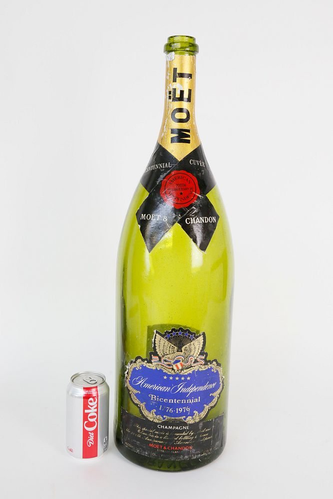 Appraisal: Moet American Independence Bicentennial Champagne Bottle Moet American Independence Bicentennial