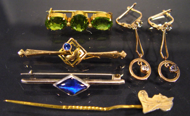 Appraisal: Assorted gold silver and metal bar brooches earrings and a