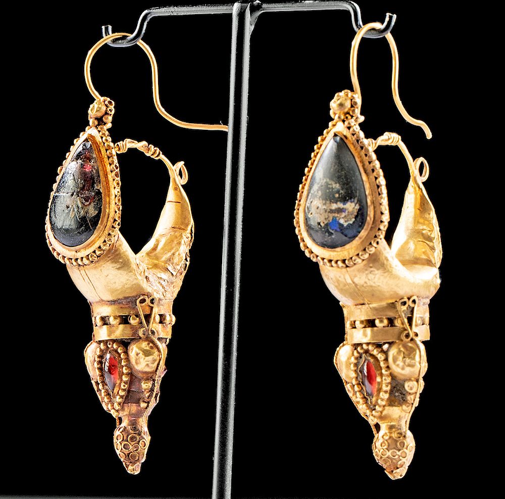 Appraisal: Parthian East Roman K Gold Garnet Earrings pr Near East