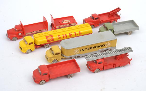 Appraisal: COLLECTION OF PLASTIC LEGO DENMARK COMMERCIAL MODELS INCLUDING LARGE SHELL