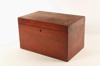 Appraisal: TH C KEEPSAKE BOX Homemade Sweetheart Box in mahogany with