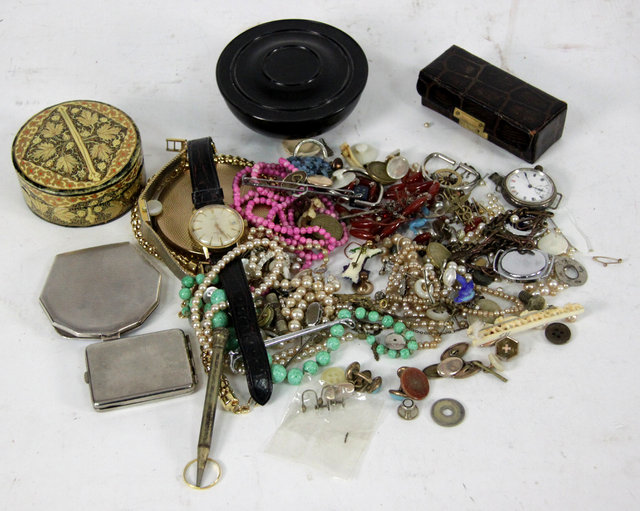 Appraisal: A quantity of costume jewellery three wristwatches powder compacts etc