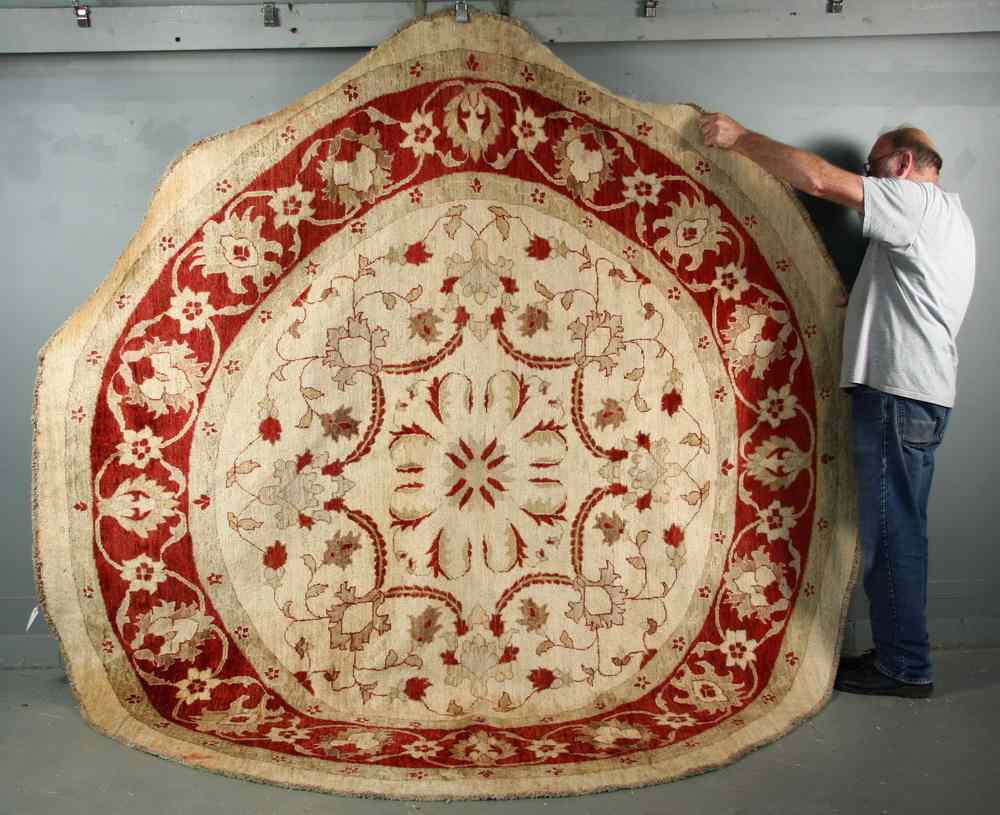 Appraisal: CARPET - ' '' diam - Round Chubi carpet with