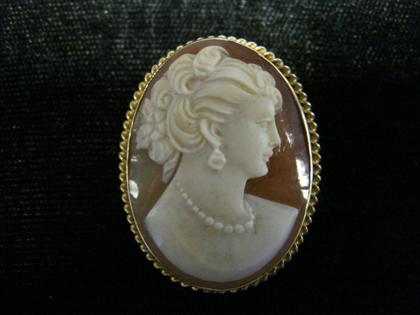 Appraisal: karat yellow gold cameo broochProfile of a lady within a