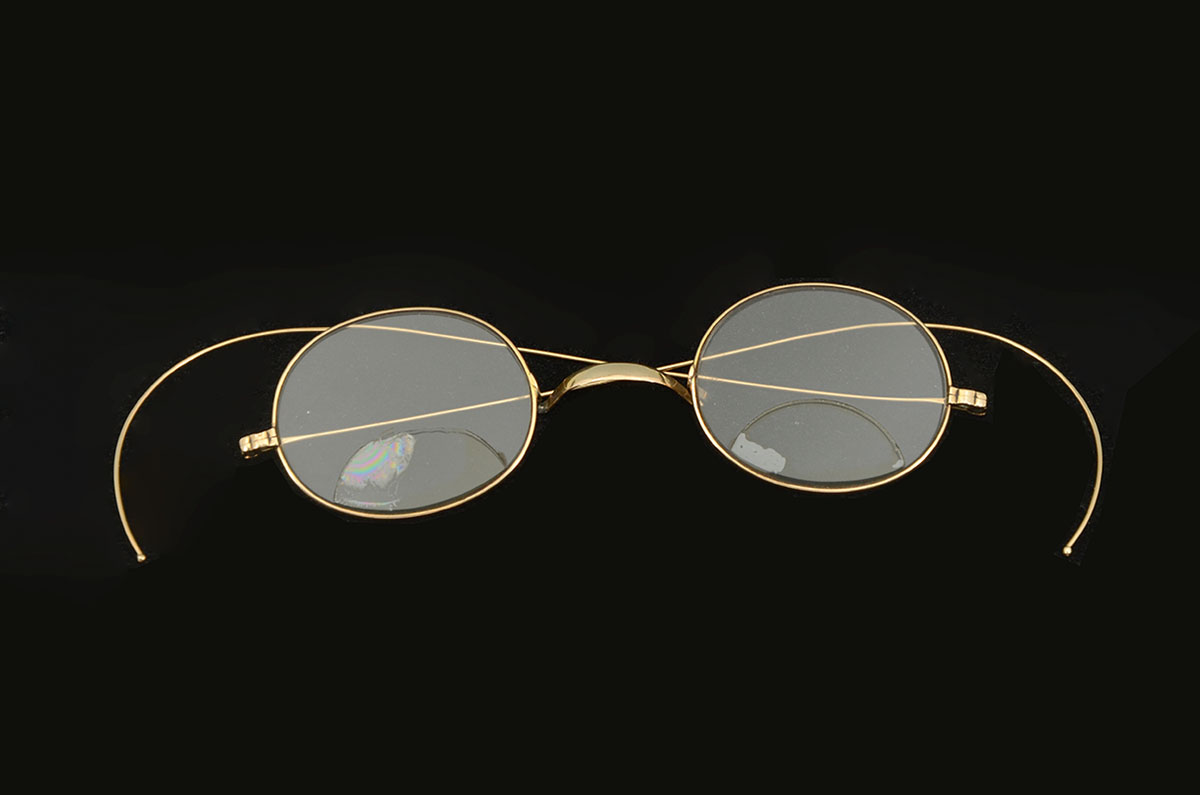 Appraisal: VINTAGE K YELLOW GOLD SPECTACLES Oval shaped in good condition