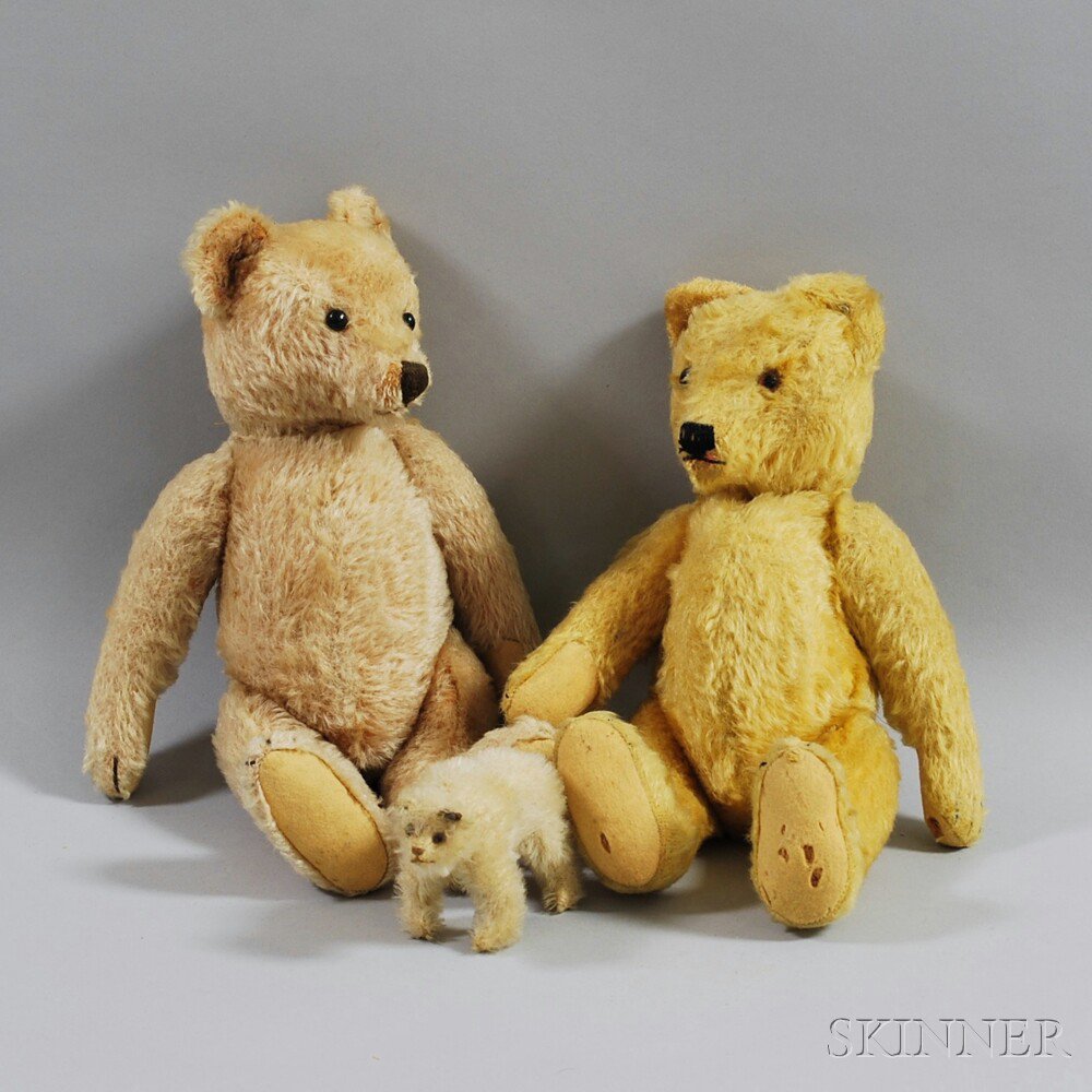 Appraisal: Three Steiff Mohair Teddy Bears two c s articulated bears