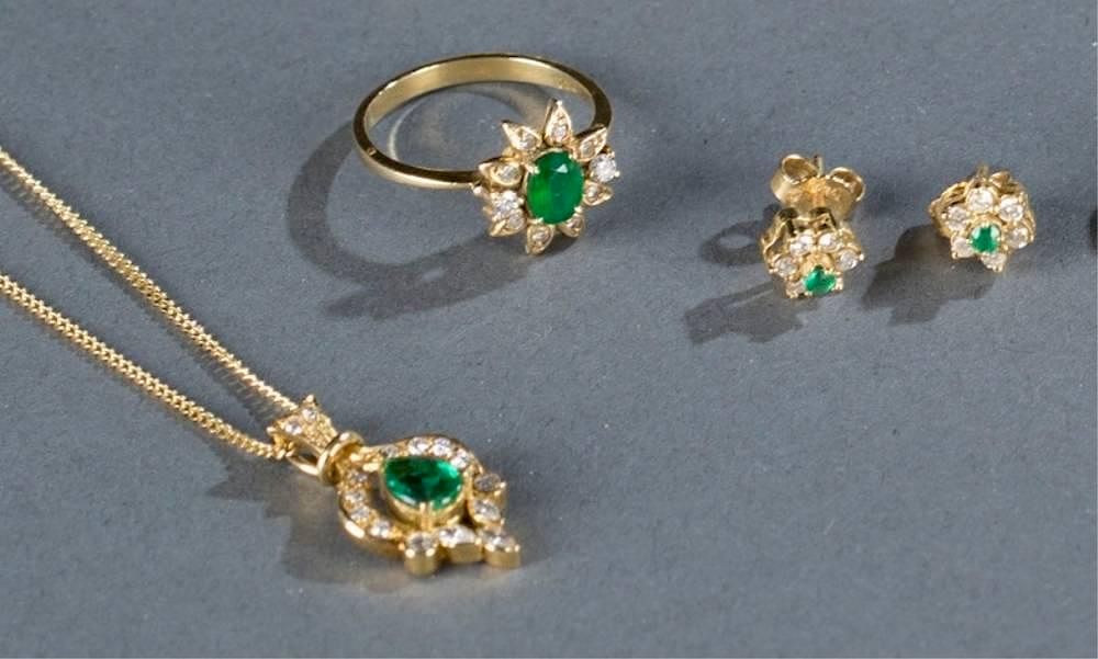 Appraisal: ct emerald diamond and kt gold jewelry set An emerald