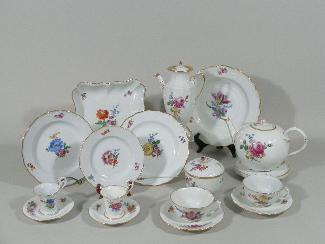 Appraisal: Royal Meissen Porcelain Dinner Service pieces including plates d plates