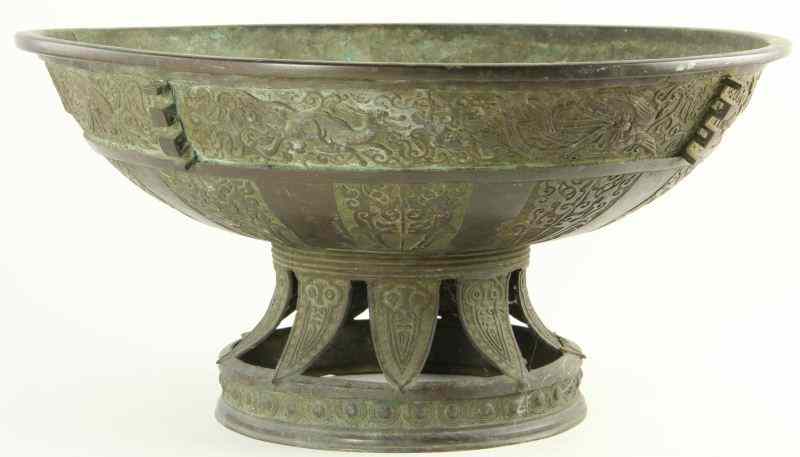 Appraisal: Chinese Bronze Brazier Qianlong Periodanimal bird and scrolling leaf pattern